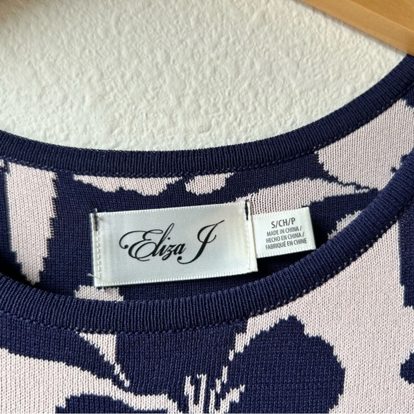 Eliza J Navy and Pink Floral Fit and Flare Knit Sweater Dress Sz S - Picture 12 of 15
